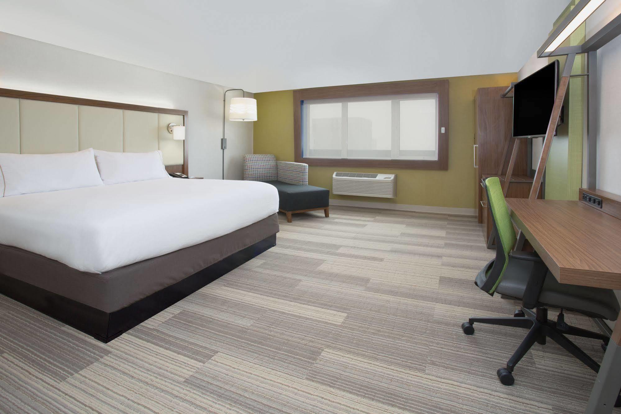 Holiday Inn Express & Suites - Cincinnati Ne - Red Bank Road, An Ihg Hotel Exterior photo
